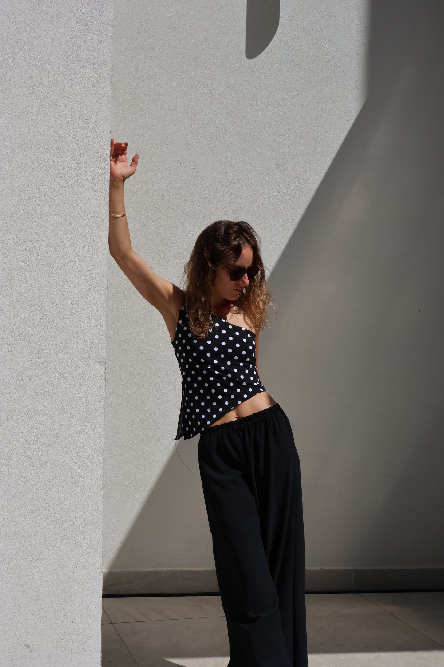 PANTALÓN NEGRO CON ELÁSTICO